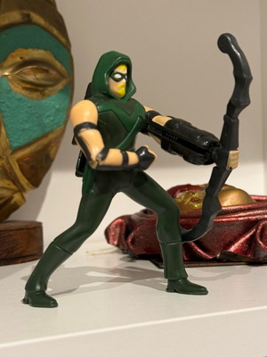 Green Arrow DC Comics 4.2” action figure used, McDonalds Happy Meal plastic toy