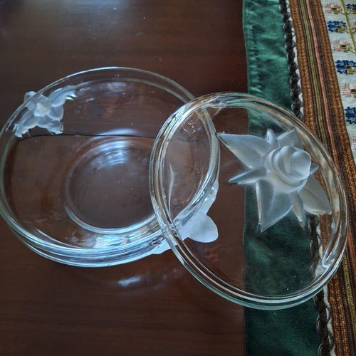 Crystal chocolate fondue pot like new, clear and frosted glass
