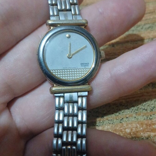 Seiko 2P20-0020 vintage quartz wristwatch used, gold and silver