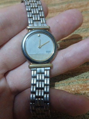 Seiko 2P20-0020 vintage quartz wristwatch used, gold and silver