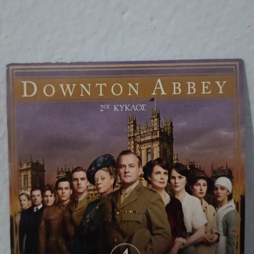 Downton Abbey season 2 DVD like new, episodes 7-8-9