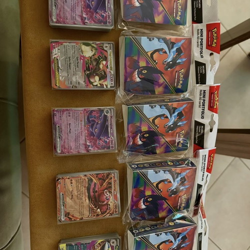 Pokémon card set 60 cards with mini album like new