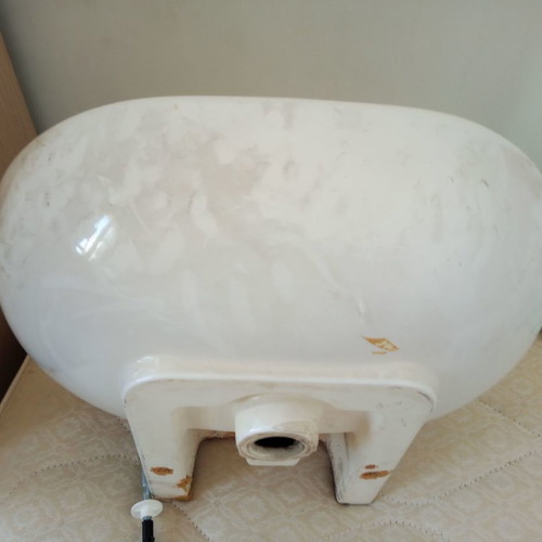 Bathroom sink used for installation on cabinet