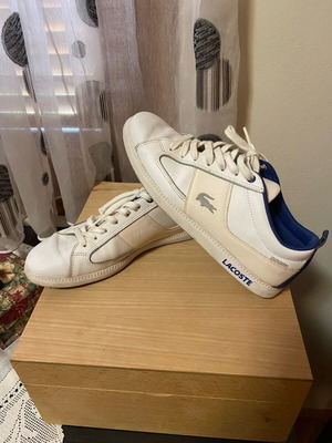 Παπούτσια Lacoste αθλητικά μεταχειρισμένα, μέγεθος 40, άσπρο και μπεζ