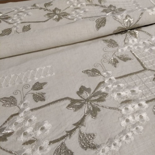 Tablecloth set of 4 pieces new