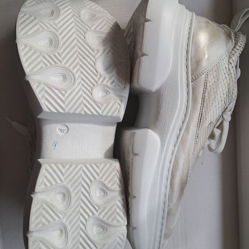 EVA MINGE sneakers like new, genuine leather with gold and silver shades, size 39-39.5