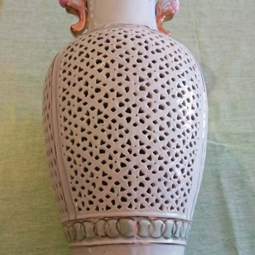 Chinese porcelain vase 40cm reticulated double-walled like new