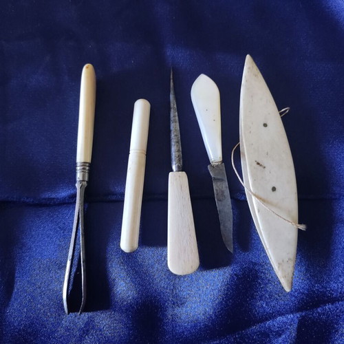 French velvet sewing and grooming tool box used, circa 1880