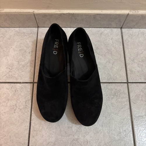 Keep Fred black shoes like new, low heel, size 40, suede fabric