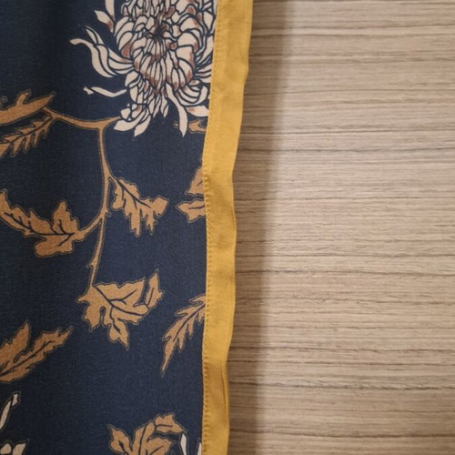 BSB pants like new with elastic waist and floral pattern