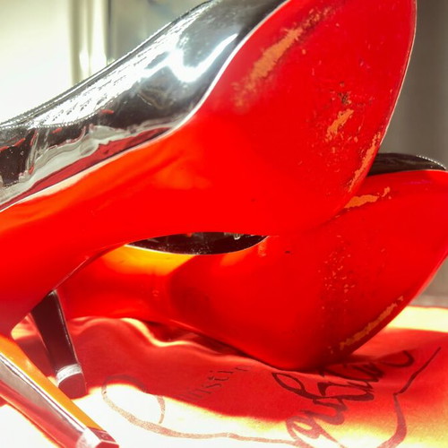 Christian Louboutin peep toe pumps size 40 like new, black
