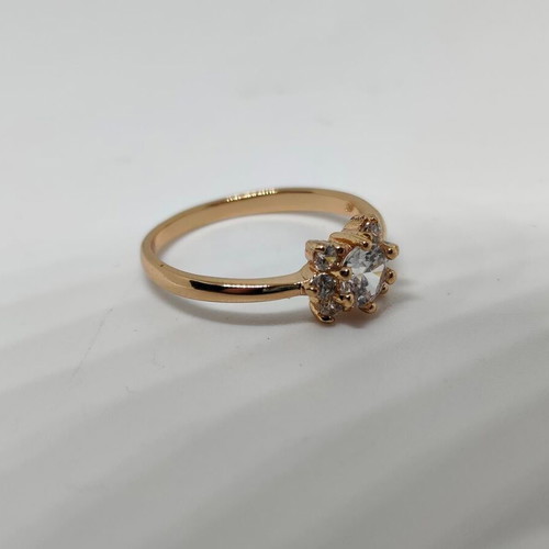 Ring rose gold with flower-shaped crystal like new