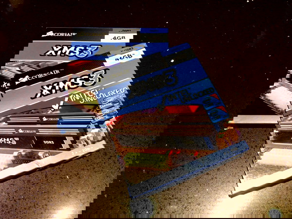 mnimes Ram Corsair XMS3 DDR3 1600 - 4x2 GB (8GB)