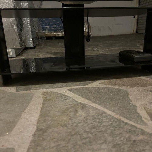 Elmob modern TV stand used with tempered glass shelves and VESA mount
