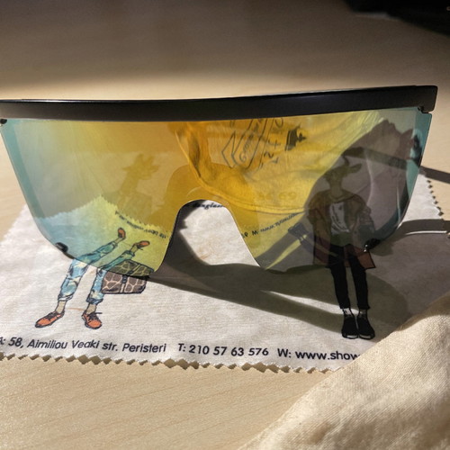 Estilo large mirror sunglasses used, yellow-chameleon athlesure style