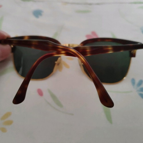 Tortoise sunglasses used, brown and gold with scratched lens