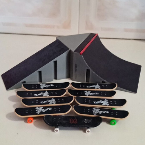 Fingerboards set of 9 with Tech Deck ramp like new