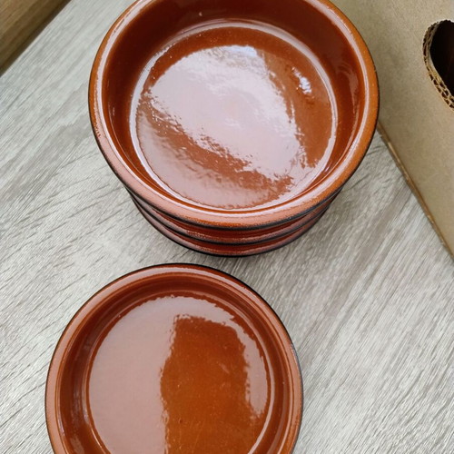 Set of 4 small terracotta bowls like new, 12 cm diameter