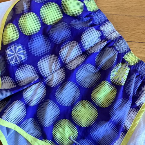 Nike shorts size S like new, multicolor