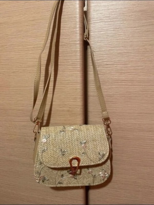 Floral shoulder bag like new, beige