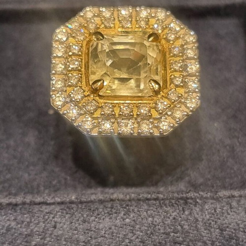 18K white gold ring with natural yellow sapphire and brilliant new