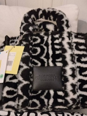 Marc Jacobs оригинална чанта през рамо, черно и бяло