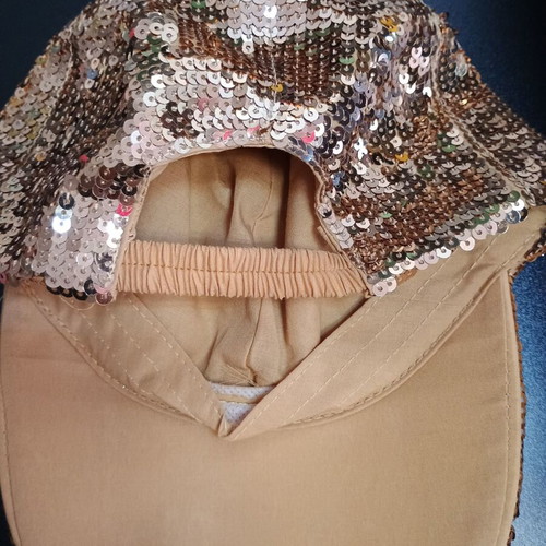 Women's hat with golden sequins new, one size