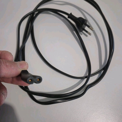 Various cables like new for consoles and TVs