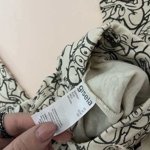 XS Women's Pajamas with Moving Designs like new, white and beige