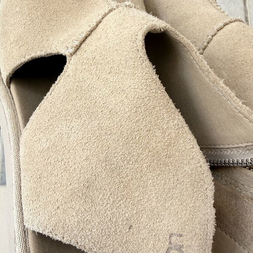 Ugg Goldenstar Hi Cutout Slide beige suede, like new