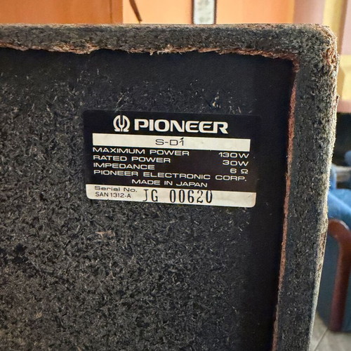 Pioneer S-D1 floor speakers used, 130W
