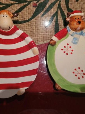 Christmas plates like new, set of 2 pieces
