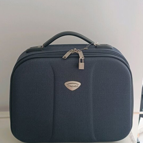 Travel case like new, blue, dimensions 38-32-15