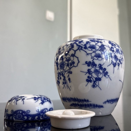 Nippon Sakura porcelain jar with double lid like new