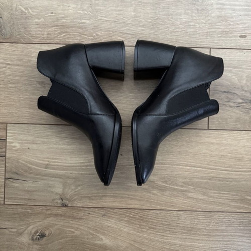 Women’s boots black size 39 like new