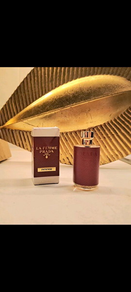LA FEMME PRADA INTENSE