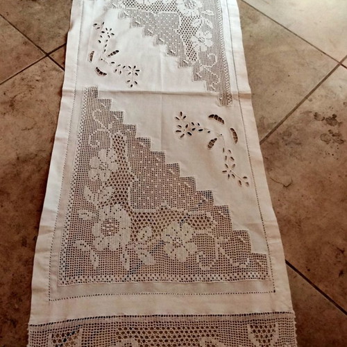 Handmade table runner with knitted corners and cutwork on frame, size 150x50