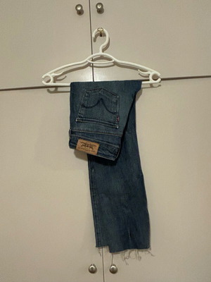 Levi’s women's jeans used, size 28, blue