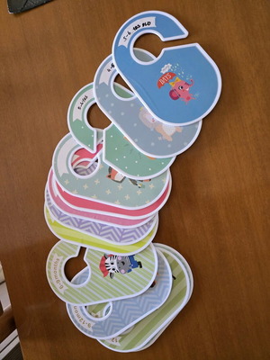 Children's divider hangers like new