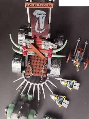 LEGO Castle Fantasy Era 7038 Troll Assault Wagon