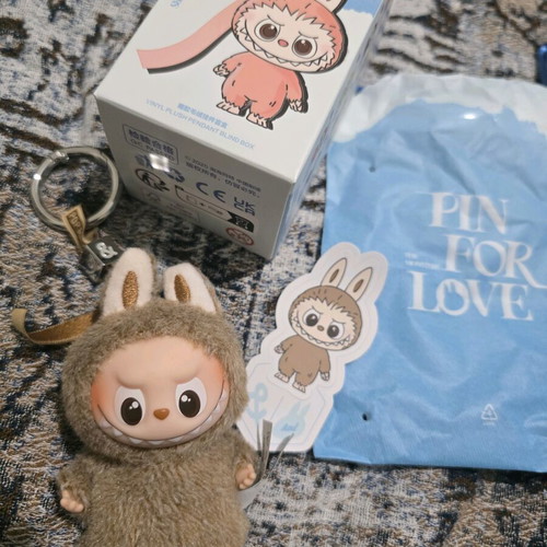Labubu Pin for Love authentic new from Popmart