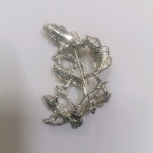 Pin new in gold and silver with crystals