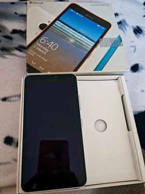 Microsoft Lumia 640 XL Dual SIM σαν καινούργιο, άσπρο smartphone