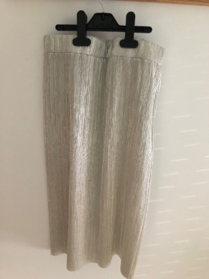 Funky Buddha metallic skirt new, size medium, midi length