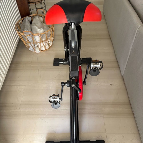 Exercise bike new, spinning