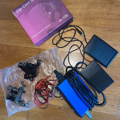 Tattoo kit like new with two tattoo motors, power supply and pedal