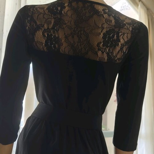 Only black dress with lace shoulders like new, size M