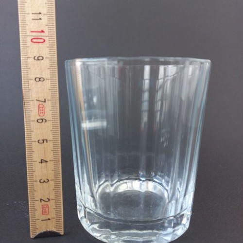 Set of 4 vintage glass water and wine glasses like new