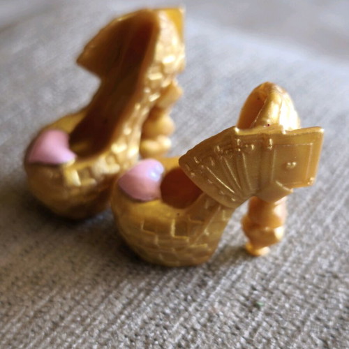 Ever After High Lizzie Heart doll shoes like new