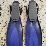 Open-type small-medium fins used